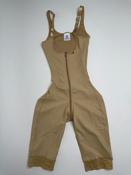 Faja moldeadora postoperatoria con "zipper"