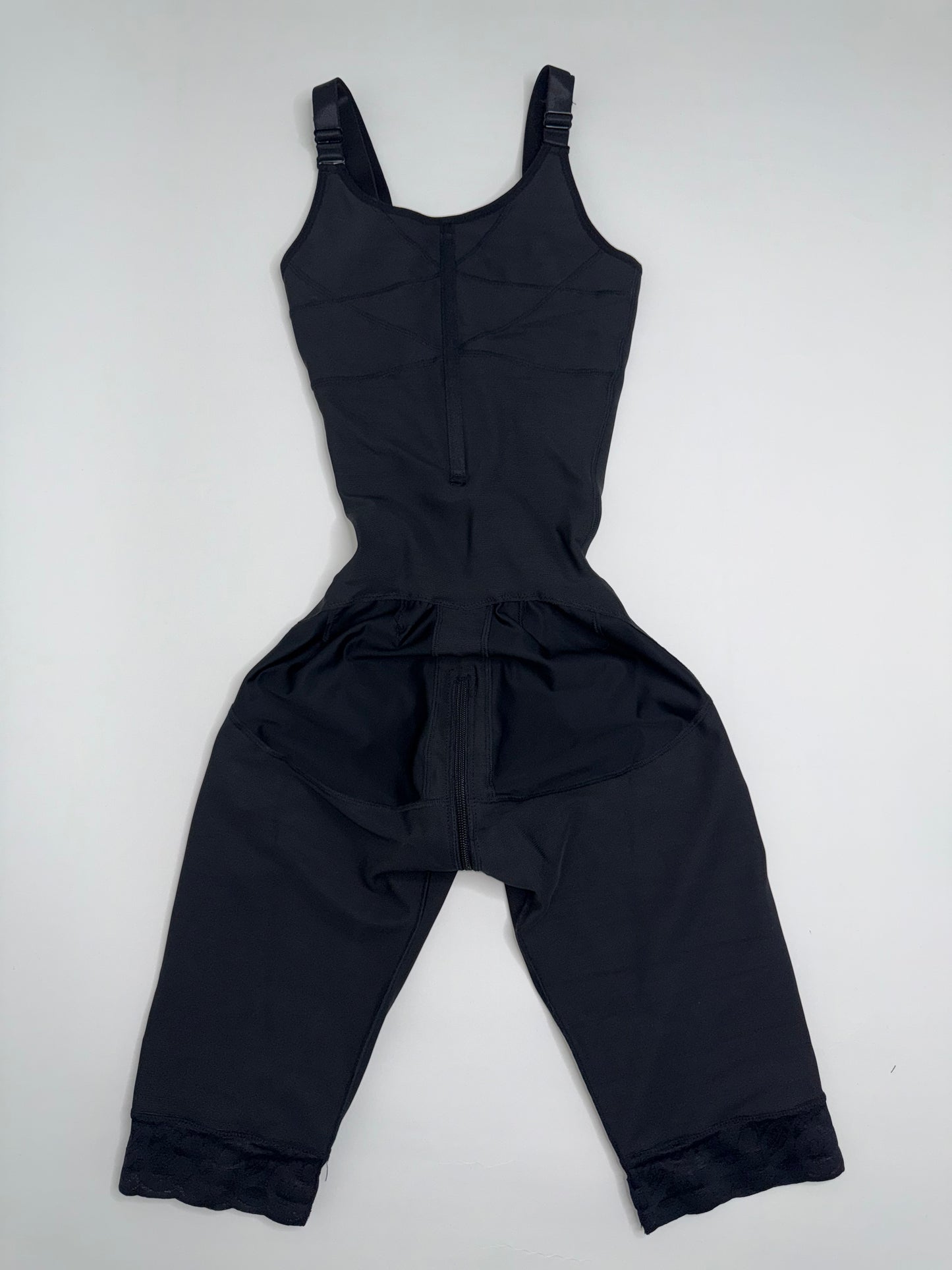 Faja moldeadora postoperatoria con "zipper"