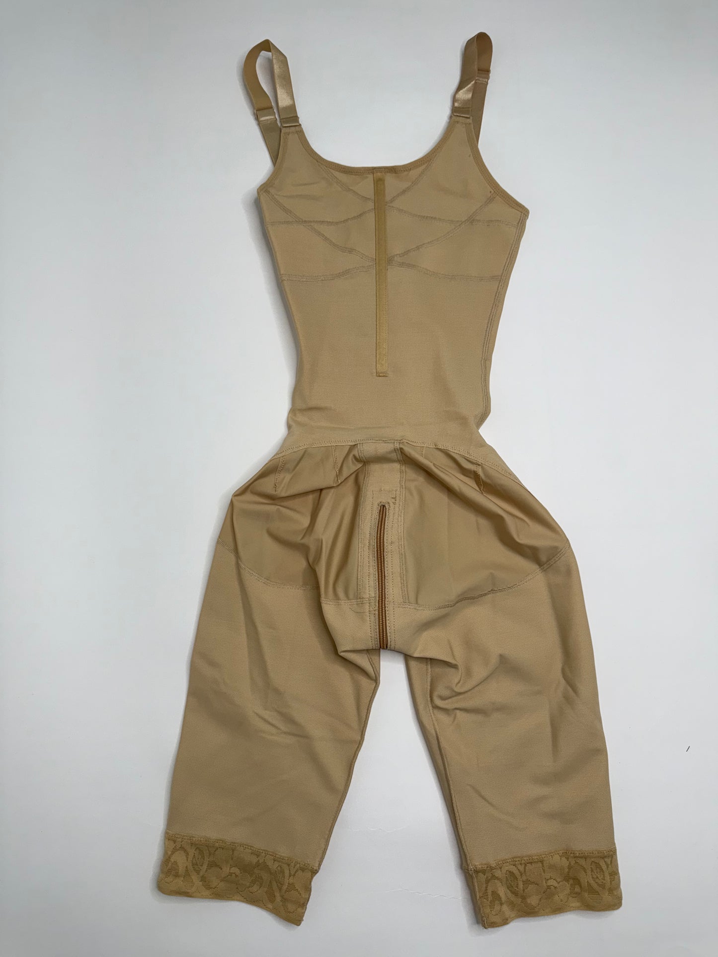 Faja moldeadora postoperatoria con "zipper"
