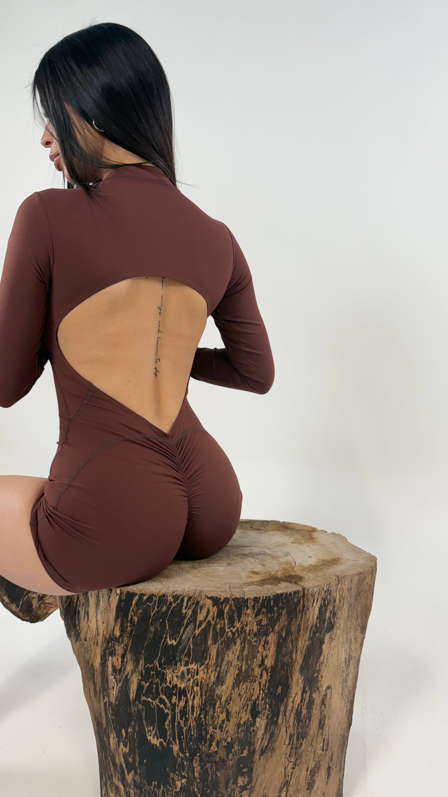 Jumpsuit marrón cortó