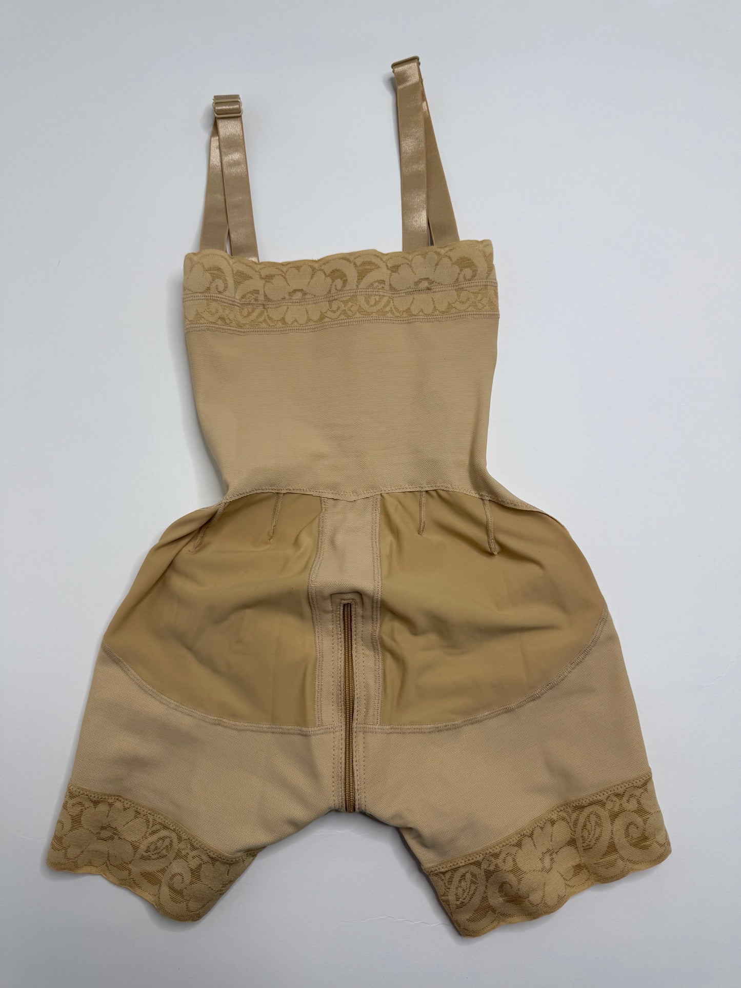Faja moldeadora y postoperatoria strapless