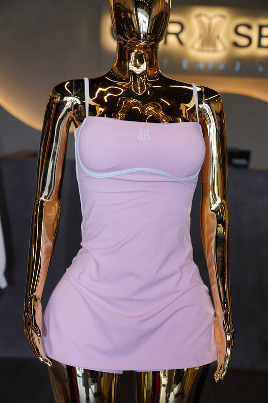 Traje rosa