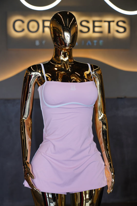 Traje rosa