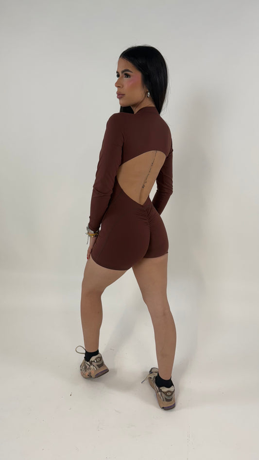 Jumpsuit marrón cortó