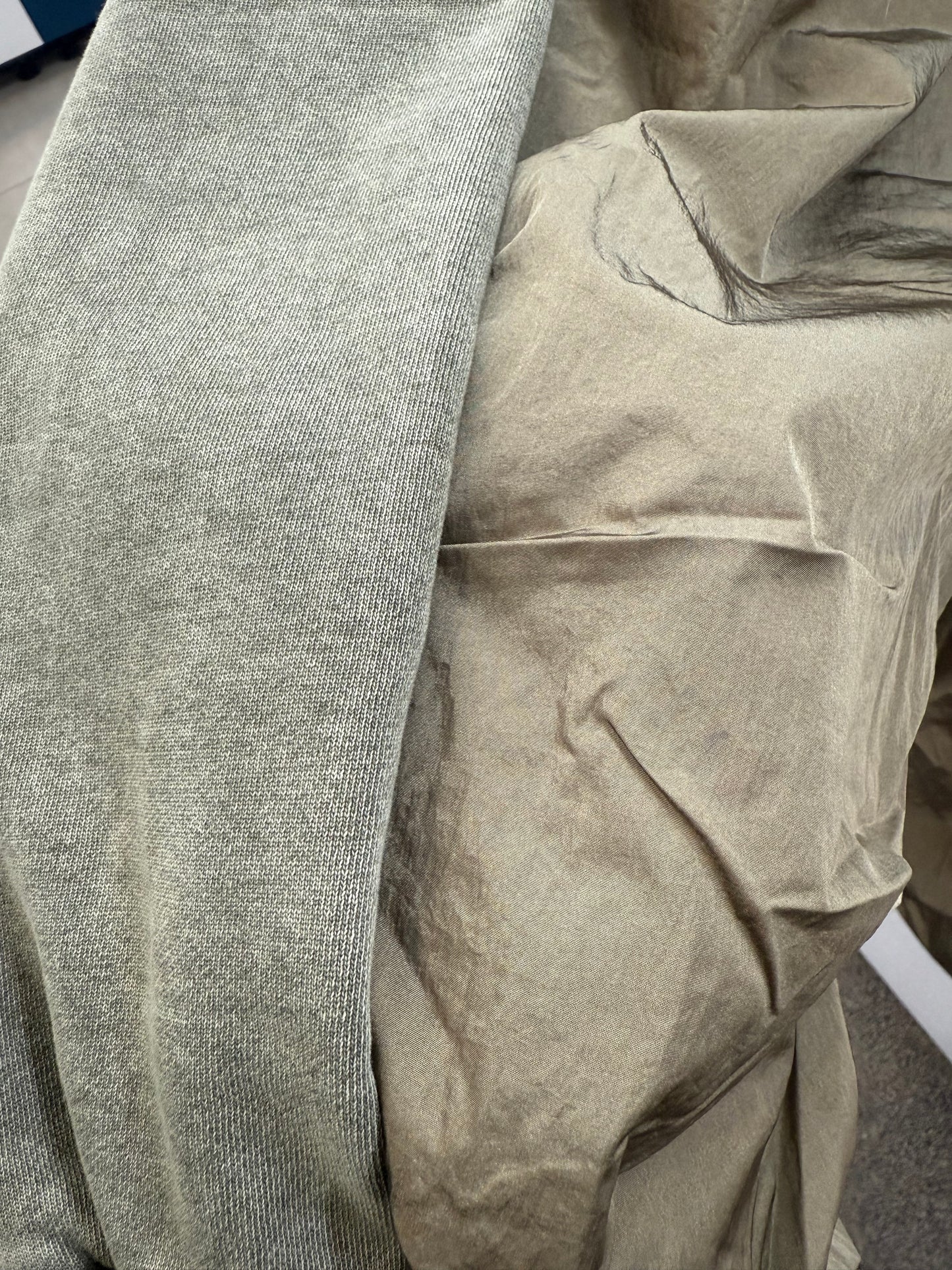 Sudadera satinada verde